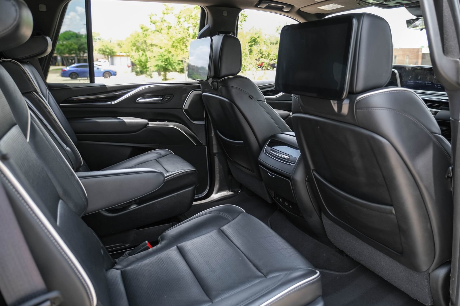 Used 2021 Cadillac Escalade Sport w/ Driver Assist Tech Package AWD/4WD image 36