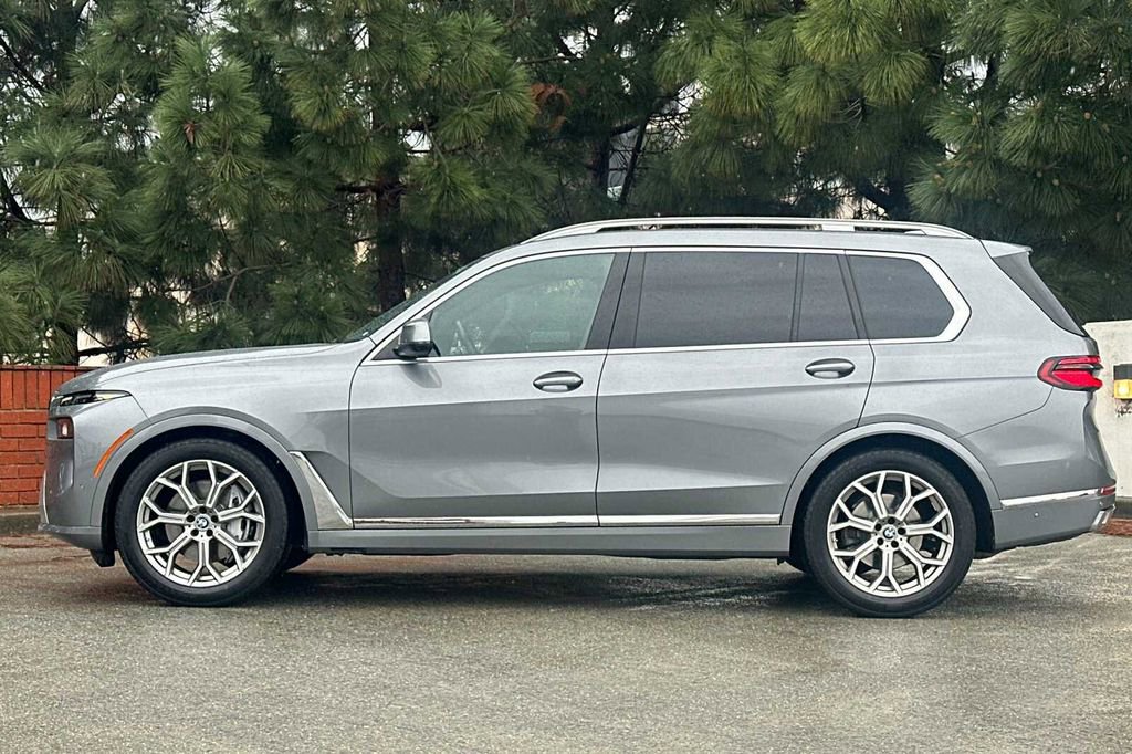 Used 2023 BMW X7 xDrive40i image 7