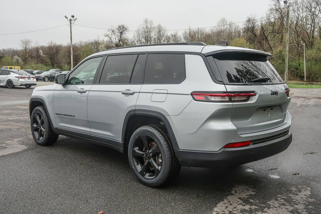 Used 2023 Jeep Grand Cherokee L Laredo RWD image 12
