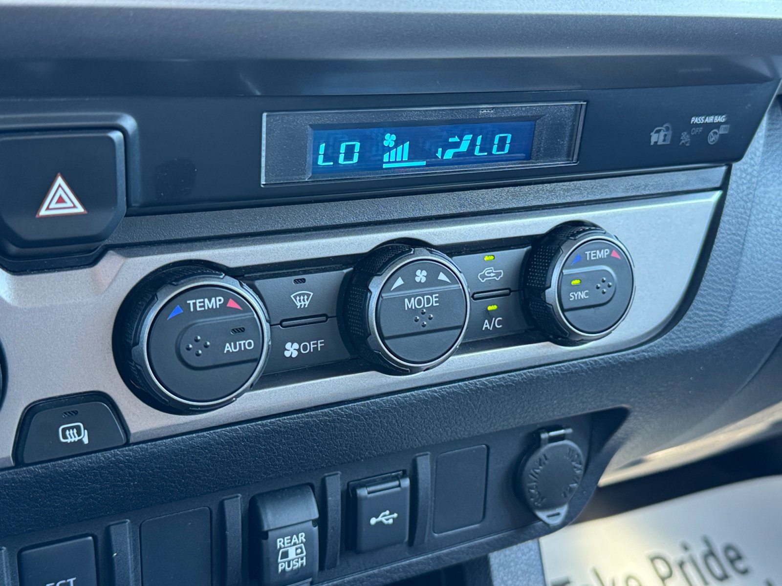 Used 2023 Toyota Tacoma SR5 w/ Technology Package AWD/4WD image 4