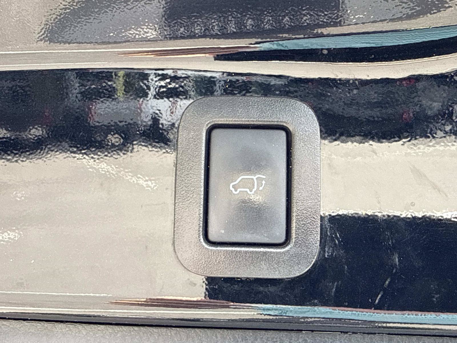 Used 2019 Toyota Highlander XLE AWD/4WD image 36
