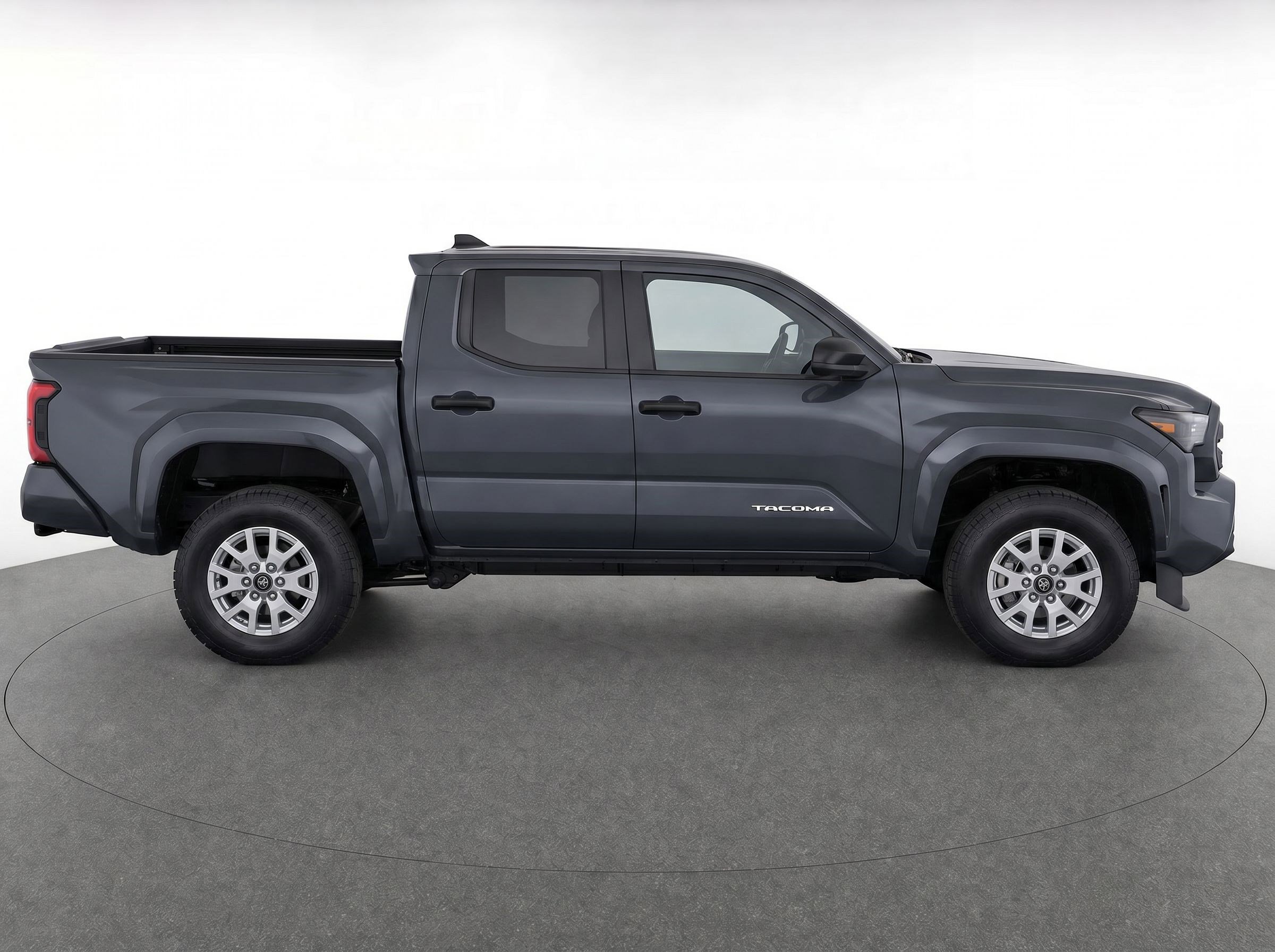 Certified 2024 Toyota Tacoma SR AWD/4WD image 8