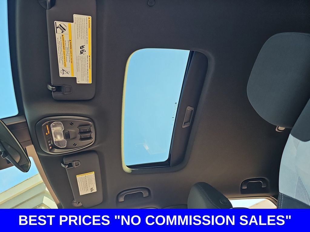 New 2026 Chevrolet Trax RS w/ Sunroof Package FWD image 29