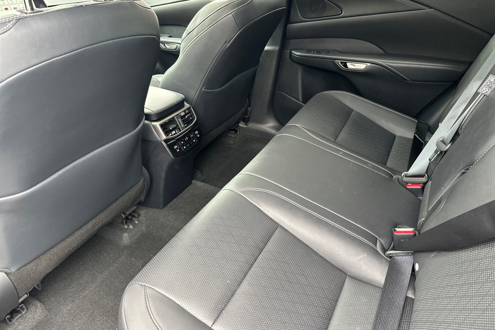 Used 2023 Lexus RX 350 Premium Plus w/ Cold Area Package FWD image 25