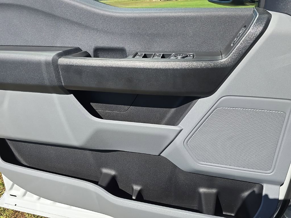 New 2026 Ford F350 XL w/ XL Chrome Package image 14