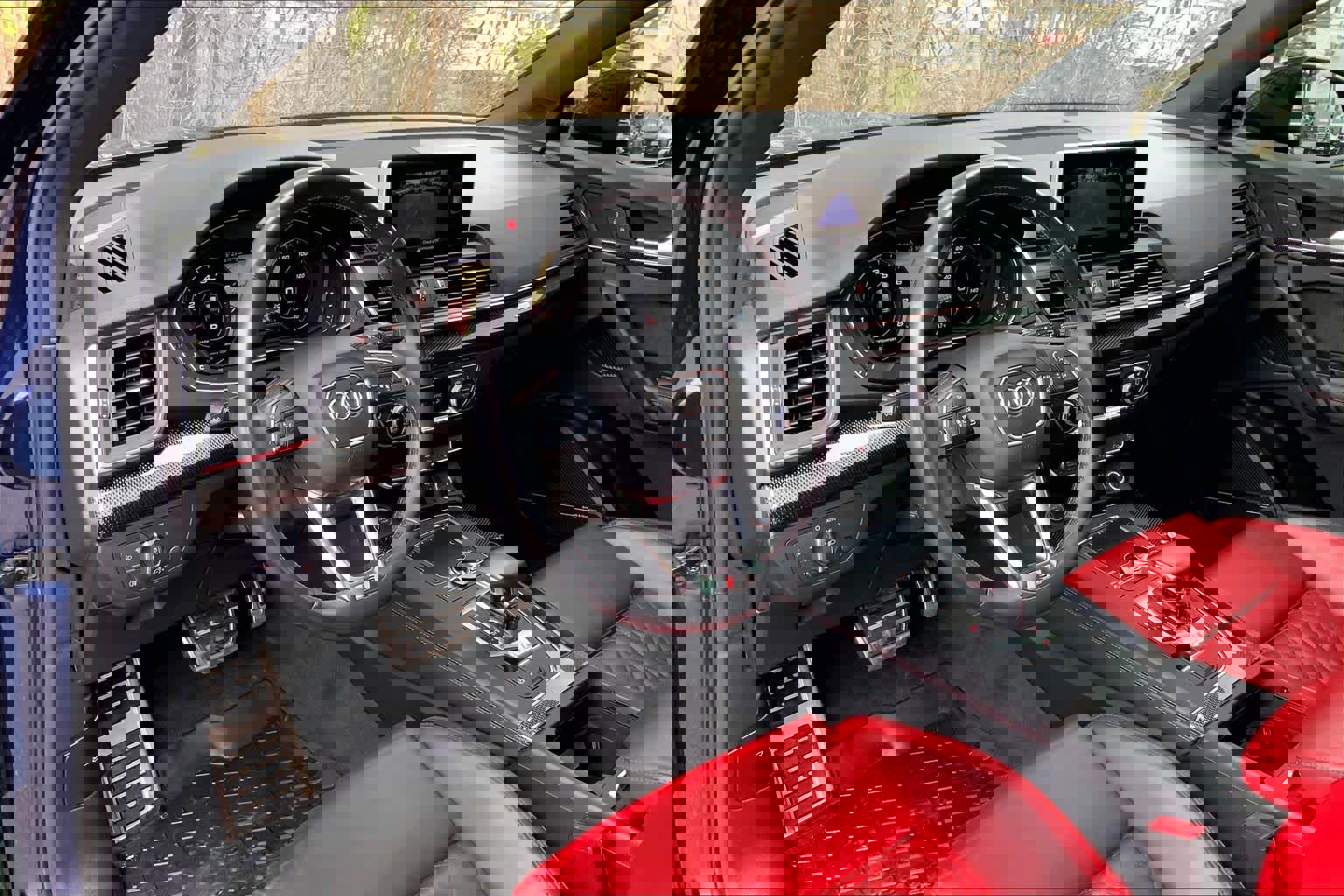 Used 2019 Audi SQ5 Premium Plus w/ Premium Plus Package AWD/4WD image 18