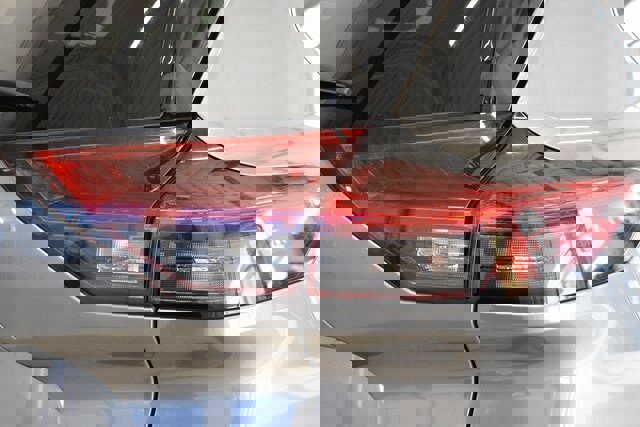 Used 2023 Nissan Rogue SL w/ SL Premium Package image 12