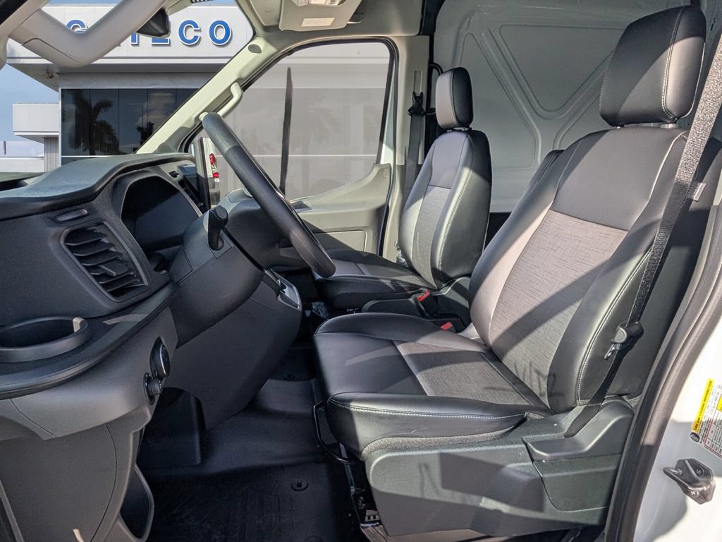 New 2026 Ford Transit 250 148 Medium Roof RWD image 4