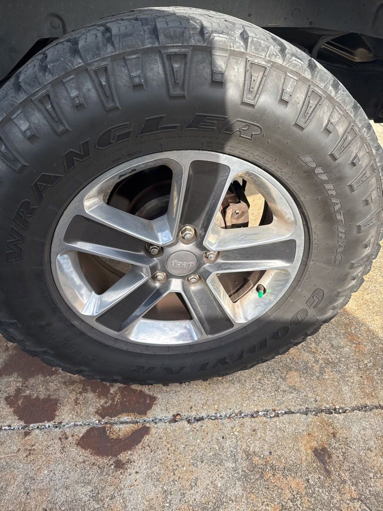 Used 2015 Jeep Wrangler Sport w/ Connectivity Group image 10