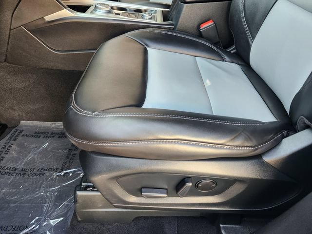 Used 2023 Ford Explorer XLT w/ Equipment Group 202A AWD/4WD image 25