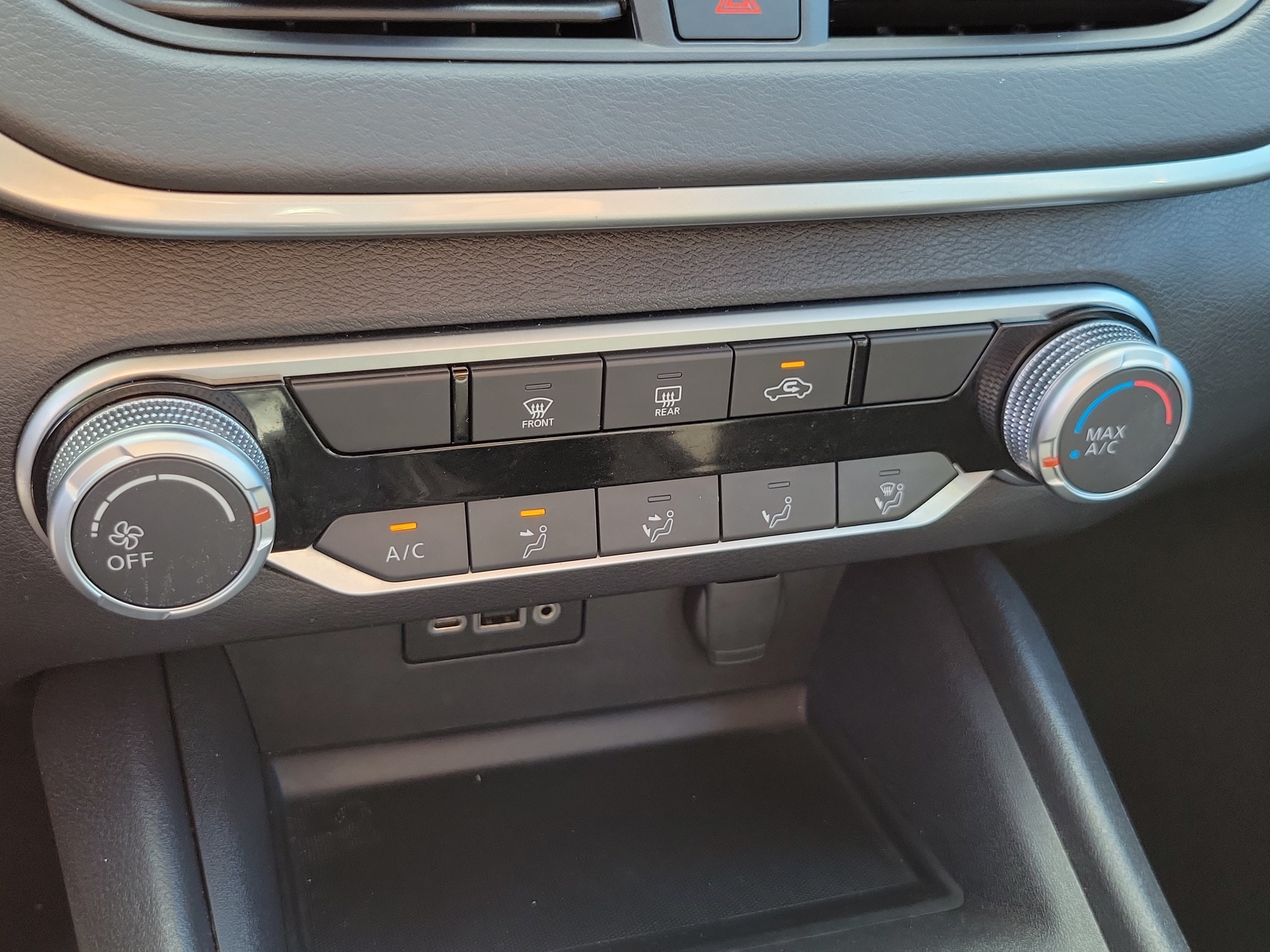 Used 2025 Nissan Altima 2.5 S FWD image 14