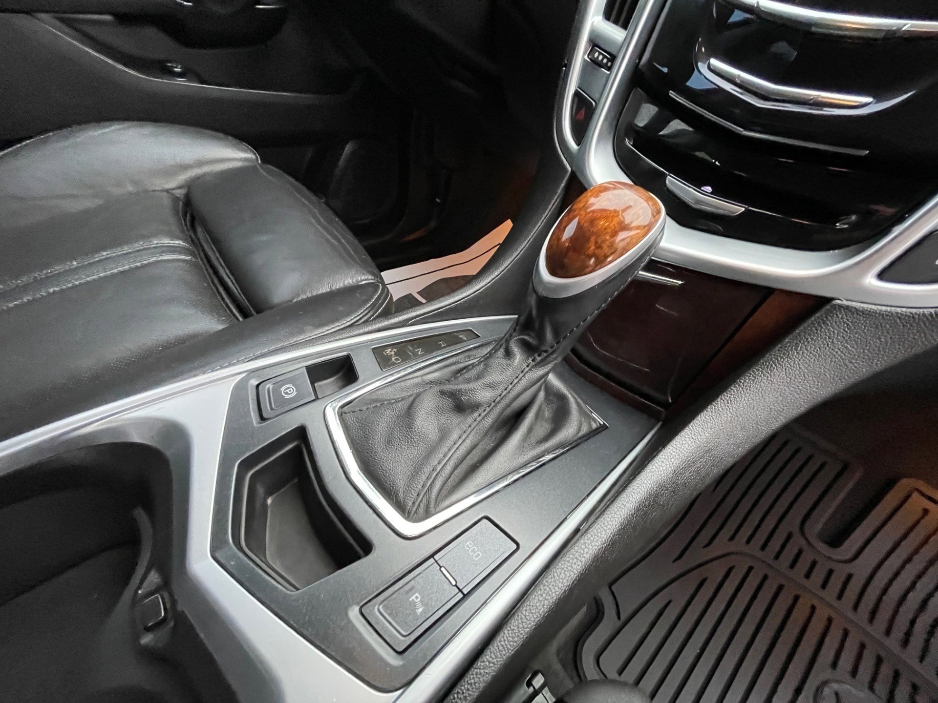 Used 2016 Cadillac SRX Luxury image 16