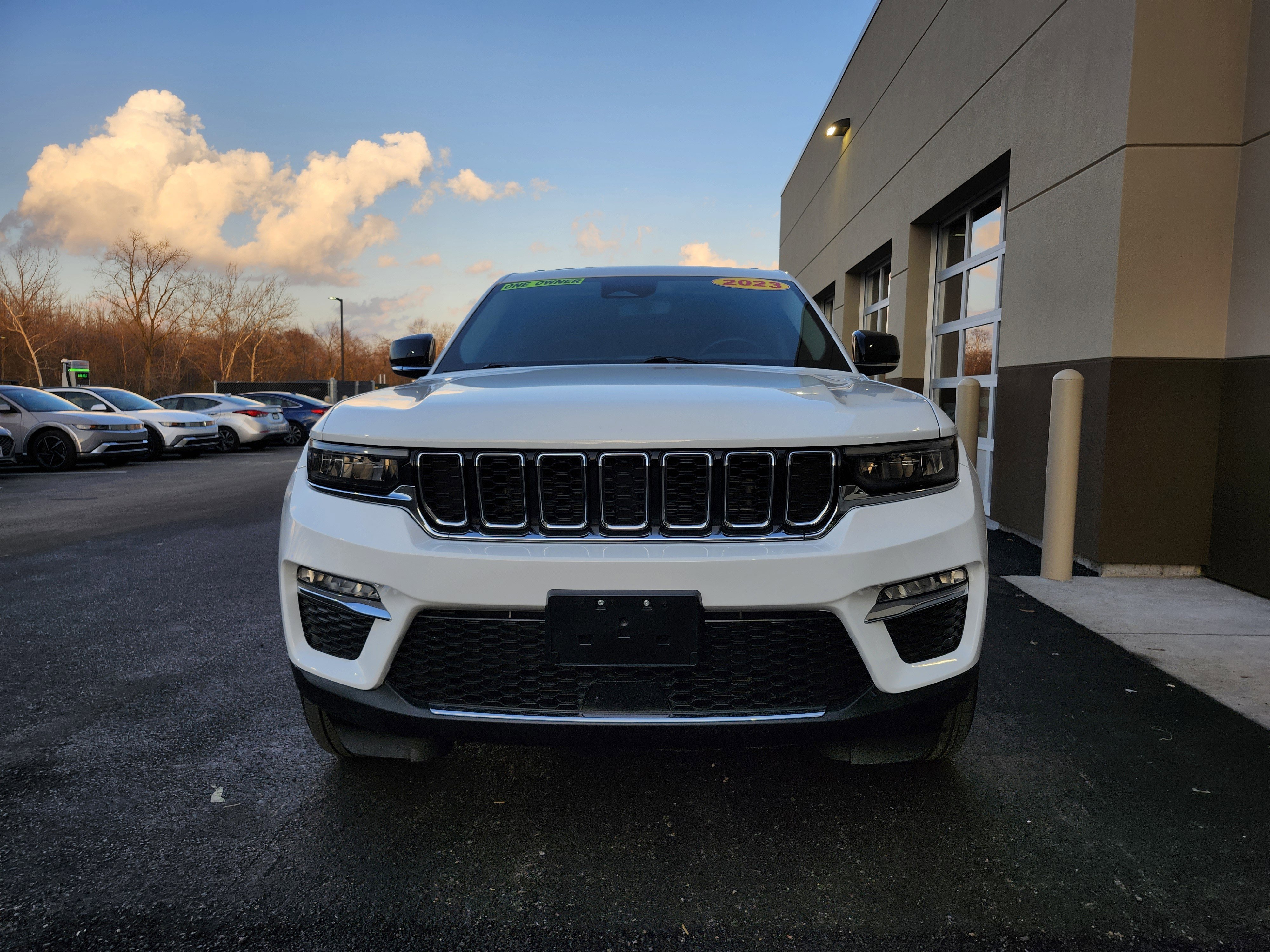 Used 2023 Jeep Grand Cherokee 4WD 4xe image 32