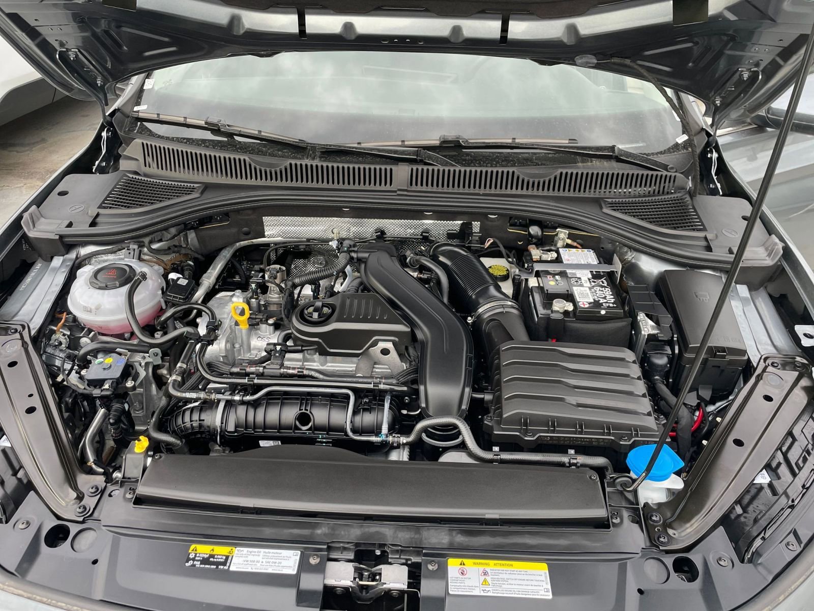 Used 2025 Volkswagen Jetta SE image 33