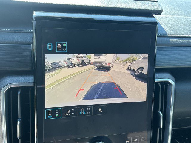 Used 2025 GMC Acadia Elevation image 14