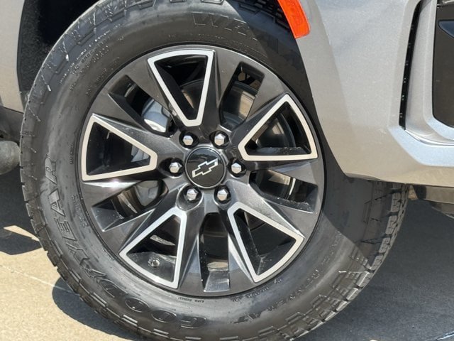 Used 2022 Chevrolet Tahoe Z71 w/ Luxury Package AWD/4WD image 37