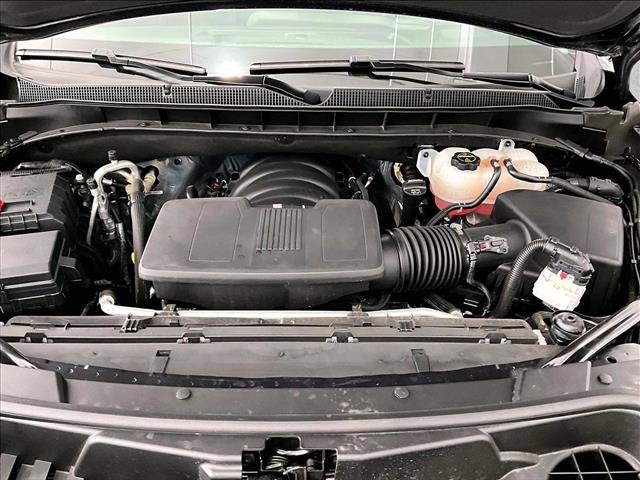 Used 2025 Chevrolet Suburban RST RWD image 11
