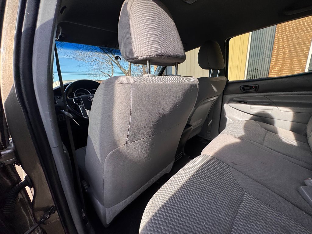 Used 2014 Toyota Tacoma PreRunner w/ SR5 Package image 15