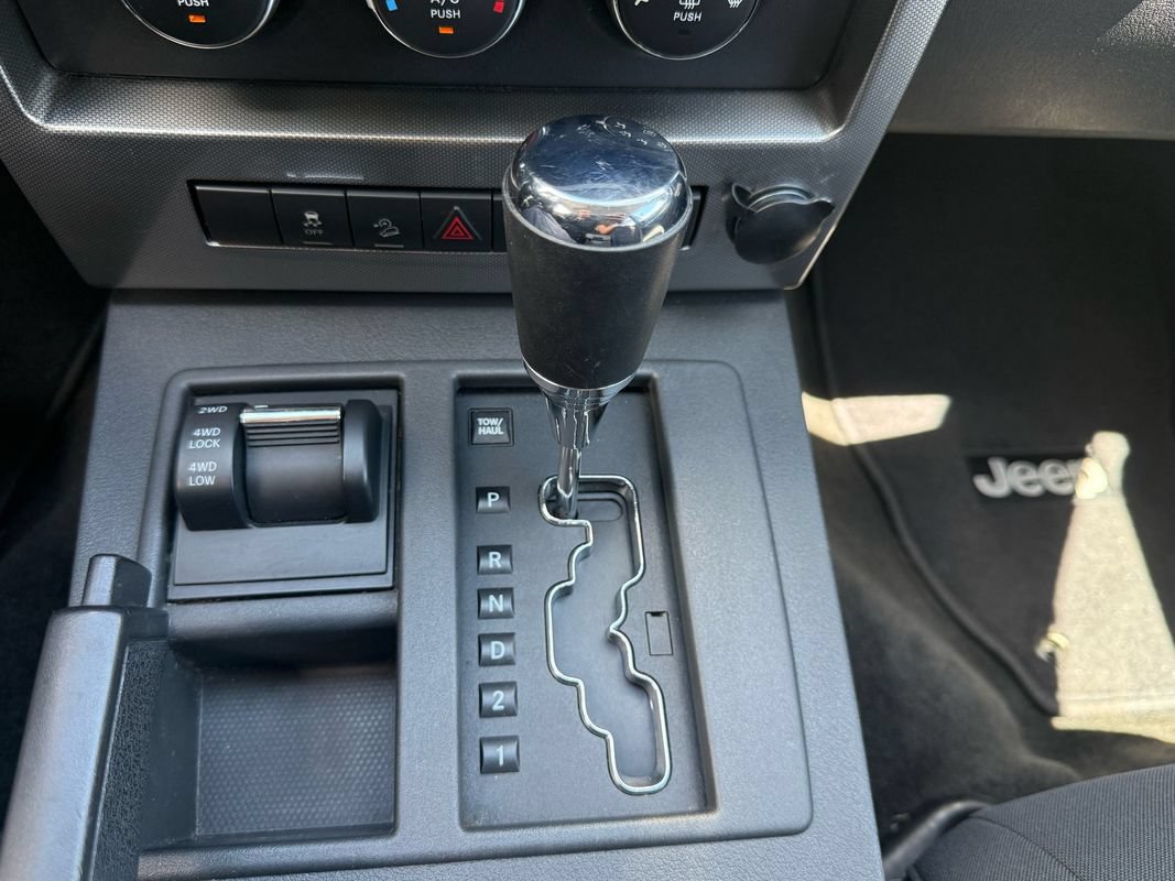 Used 2011 Jeep Liberty Sport w/ Popular Equipment Group AWD/4WD image 19