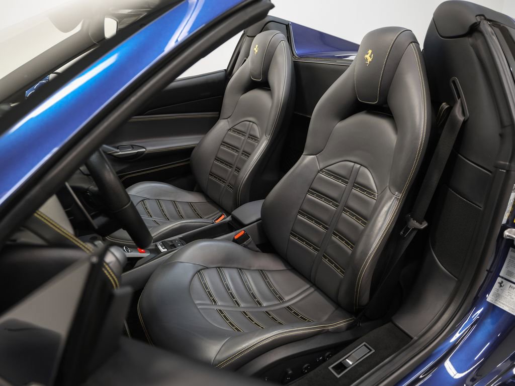 Used 2017 Ferrari 488 Spider image 3