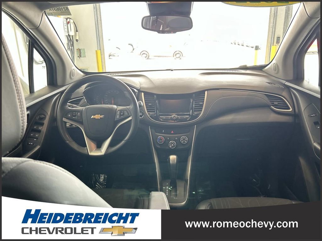 Certified 2022 Chevrolet Trax LT w/ LT Convenience Package AWD/4WD image 16