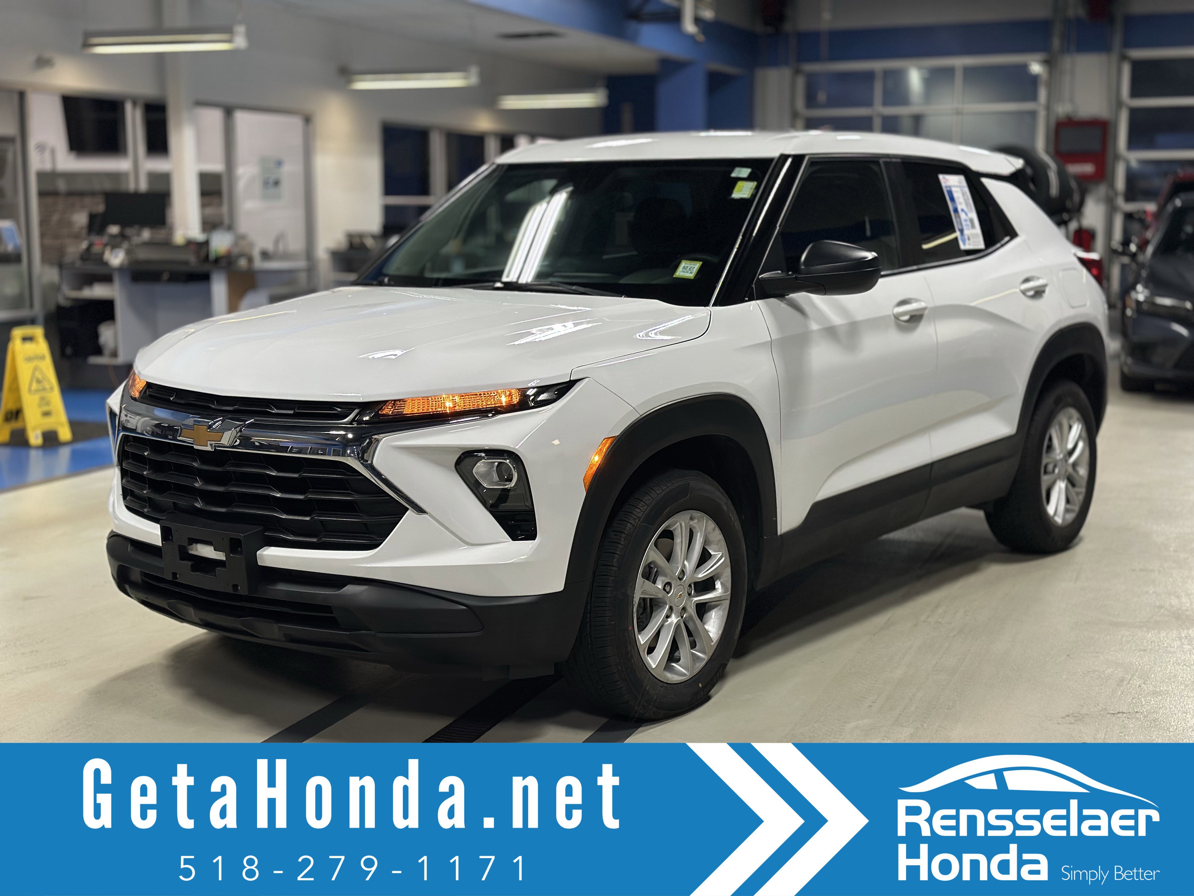 Used 2024 Chevrolet TrailBlazer LS w/ LS Convenience Package AWD/4WD image 1