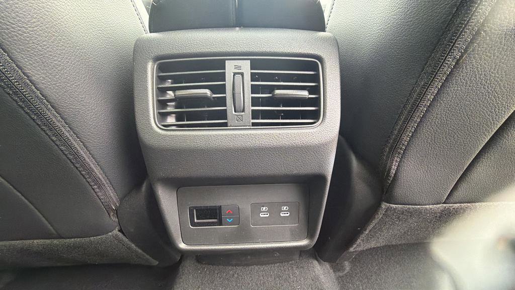 Certified 2025 Nissan Rogue SL w/ SL Premium Package image 15