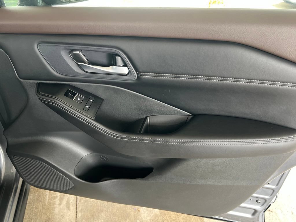 Certified 2023 Nissan Rogue SL AWD/4WD image 24