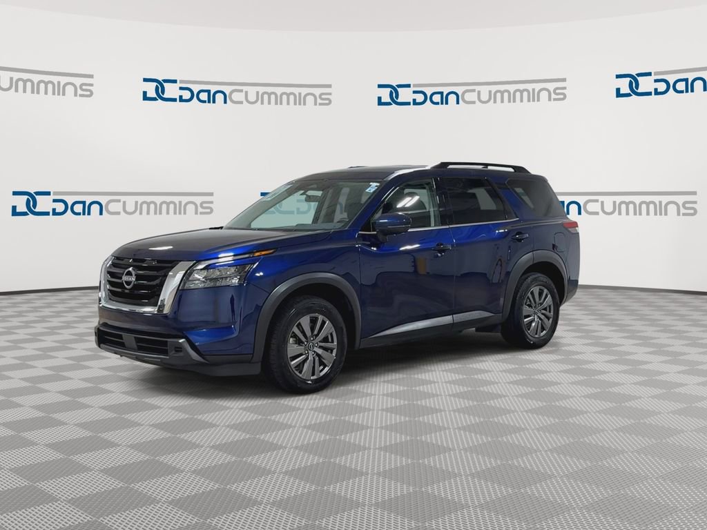Used 2025 Nissan Pathfinder SV FWD image 5