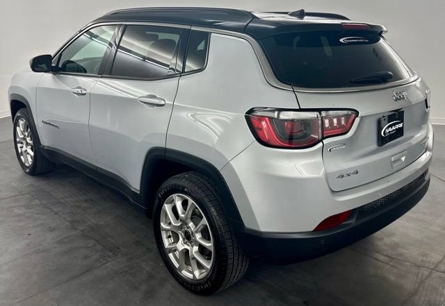 Used 2025 Jeep Compass Limited AWD/4WD image 7