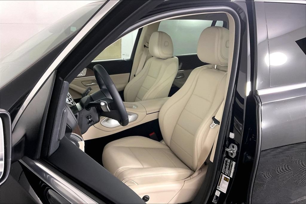 New 2026 Mercedes-Benz GLS 450 4MATIC image 9