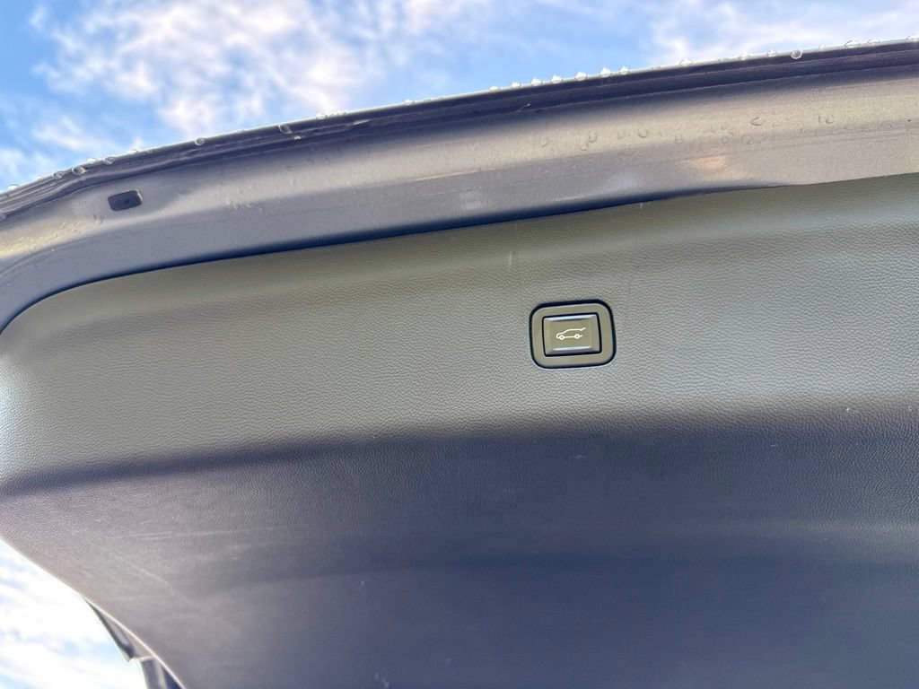 Used 2021 Buick Enclave Premium w/ Sun and Sites Package AWD/4WD image 24