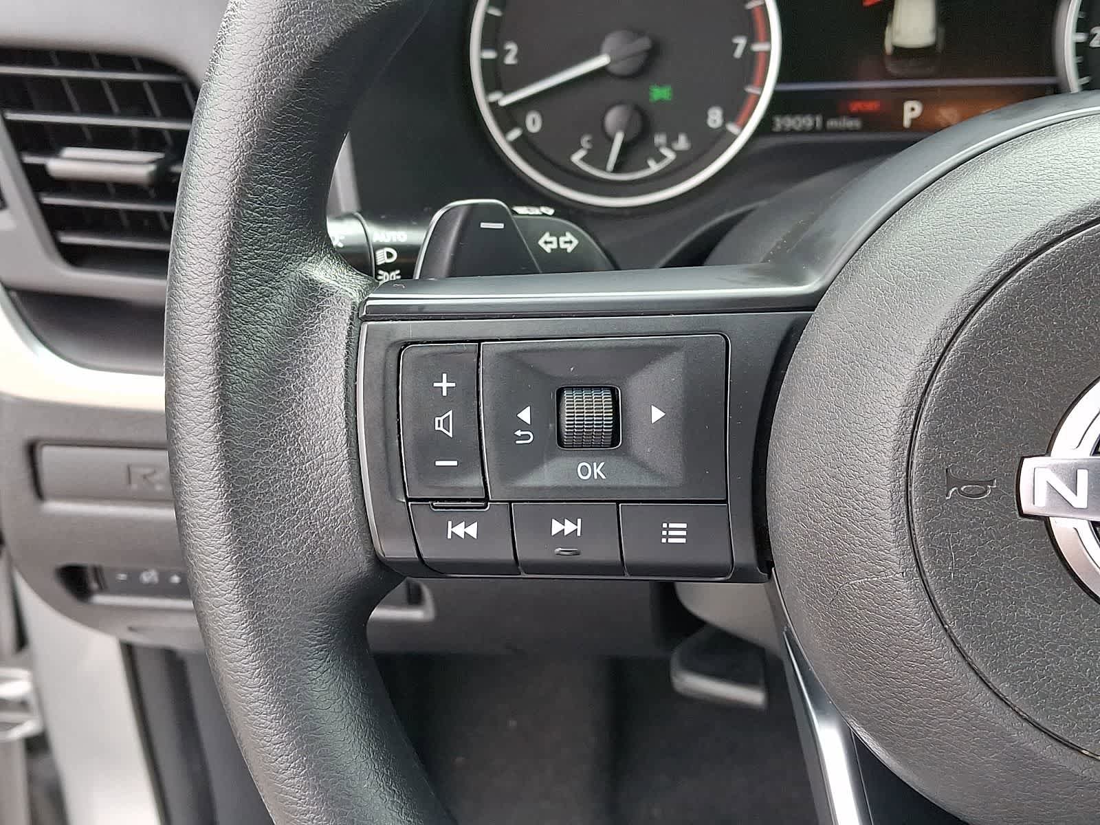 Used 2024 Nissan Rogue S AWD/4WD image 21