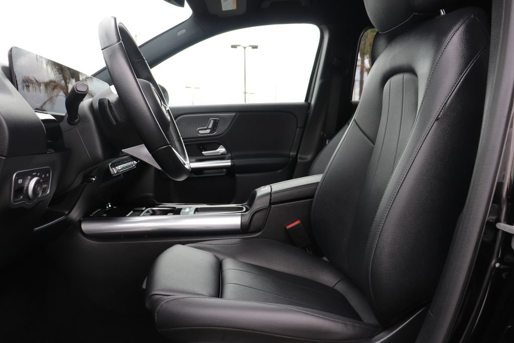 Used 2025 Mercedes-Benz GLA 250 image 12