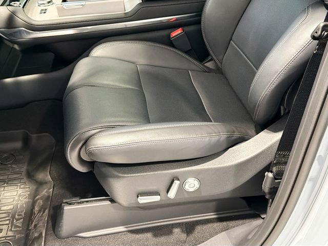 Used 2025 Lincoln Navigator Reserve w/ Jet Appearance Package image 16