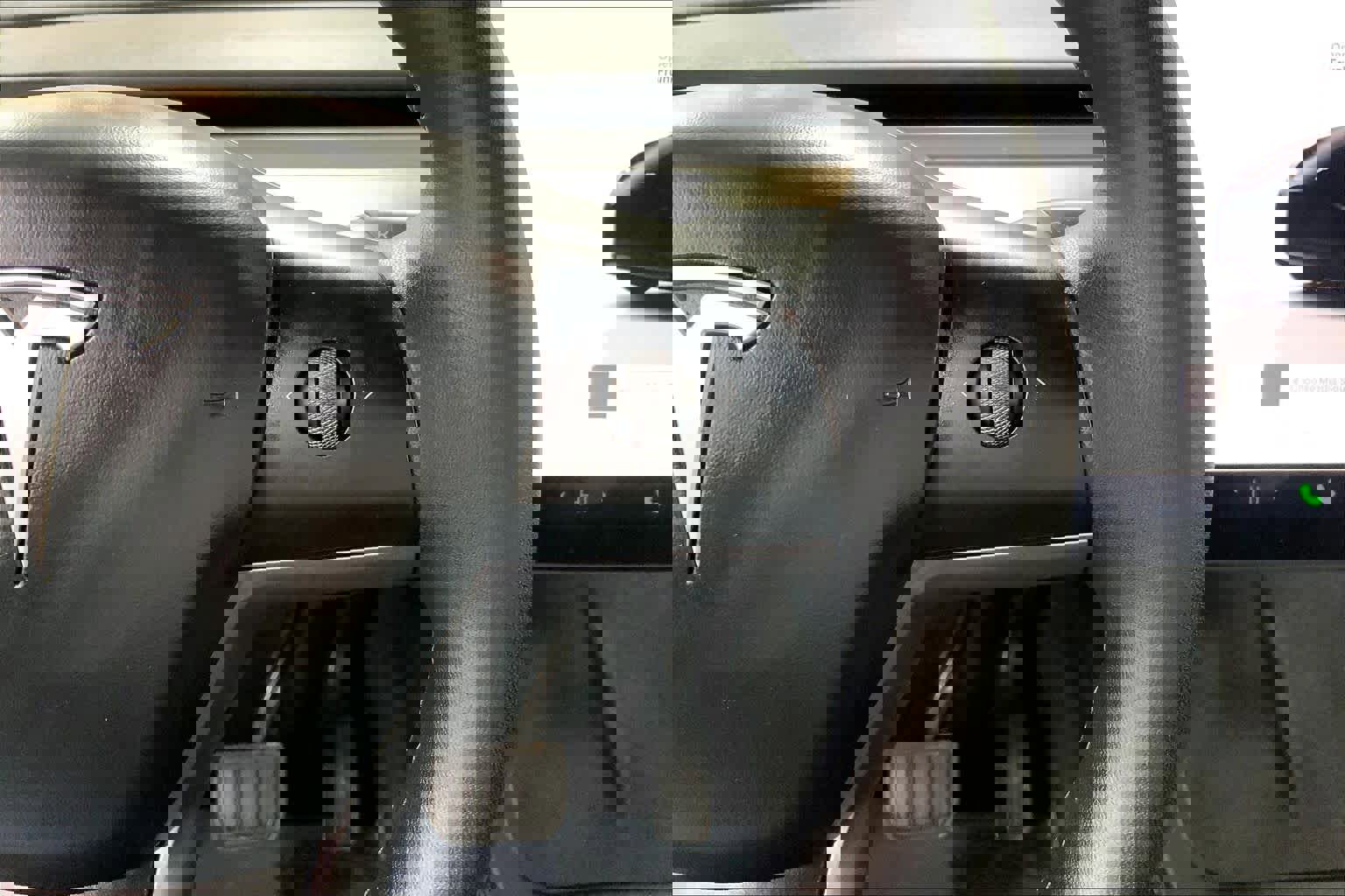 Used 2025 Tesla Model Y Long Range image 25