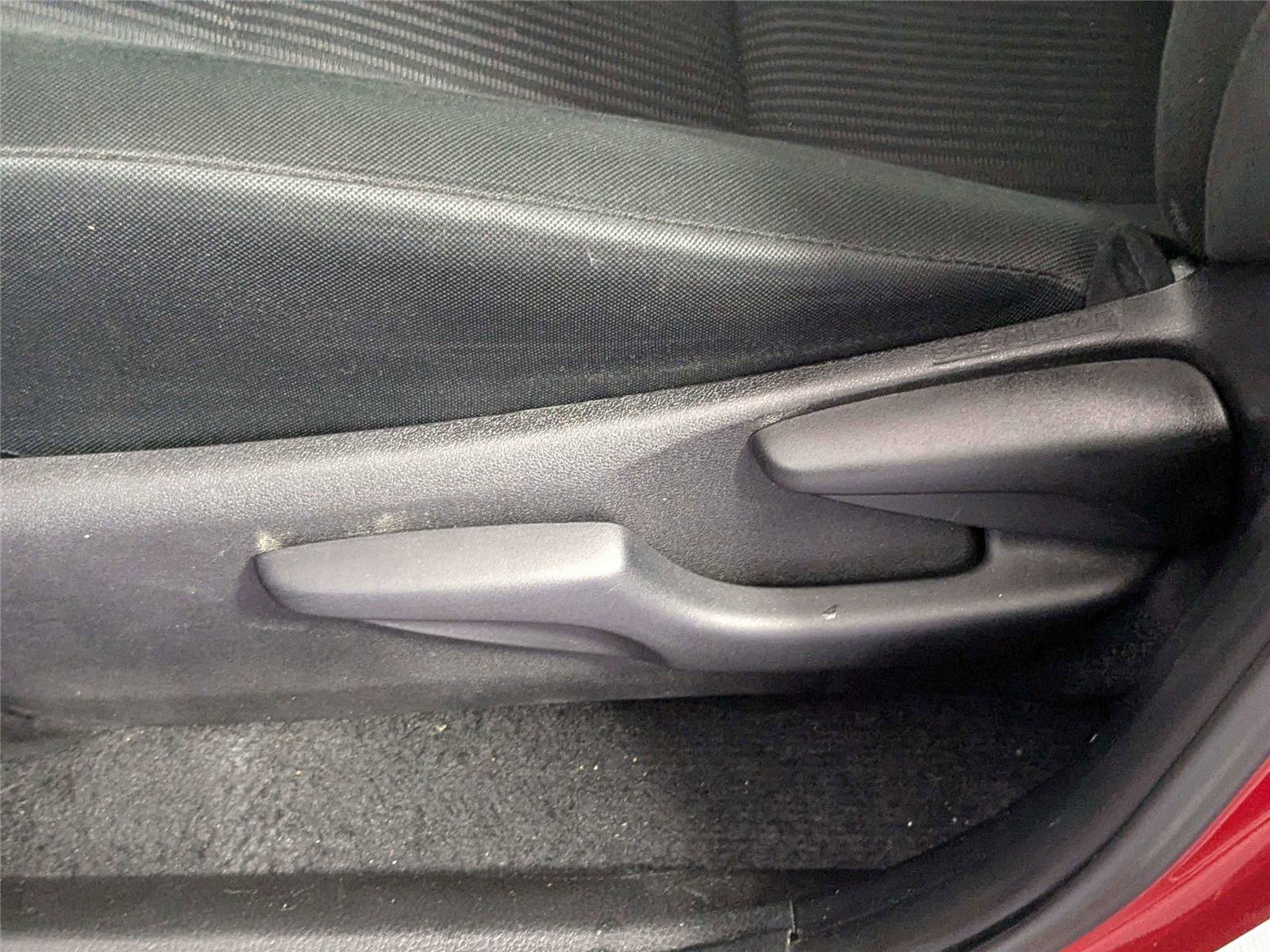 Used 2016 Toyota RAV4 LE image 14