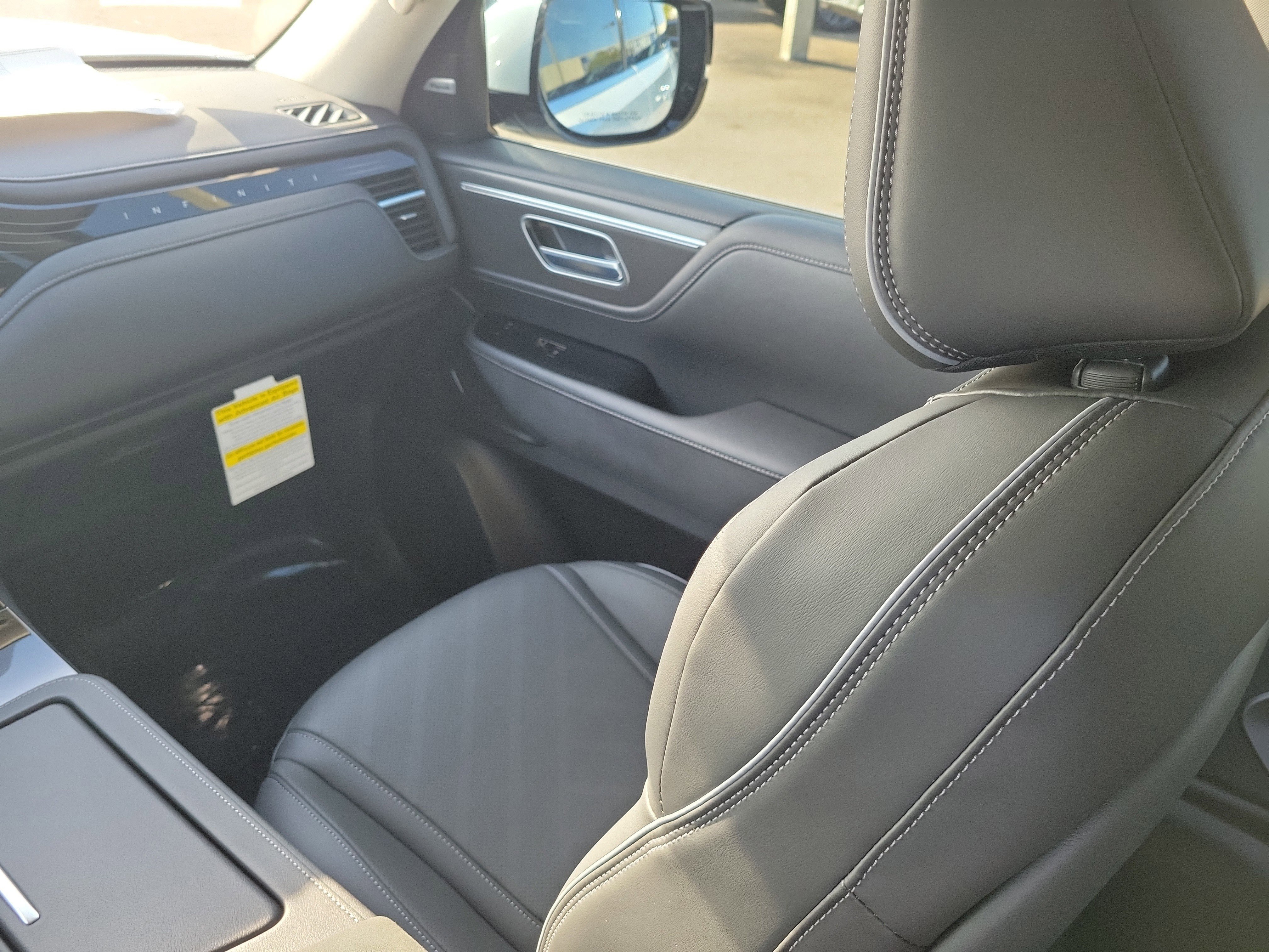 New 2026 INFINITI QX80 Luxe image 13