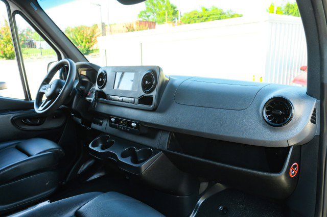 Used 2020 Mercedes-Benz Sprinter 2500 image 10