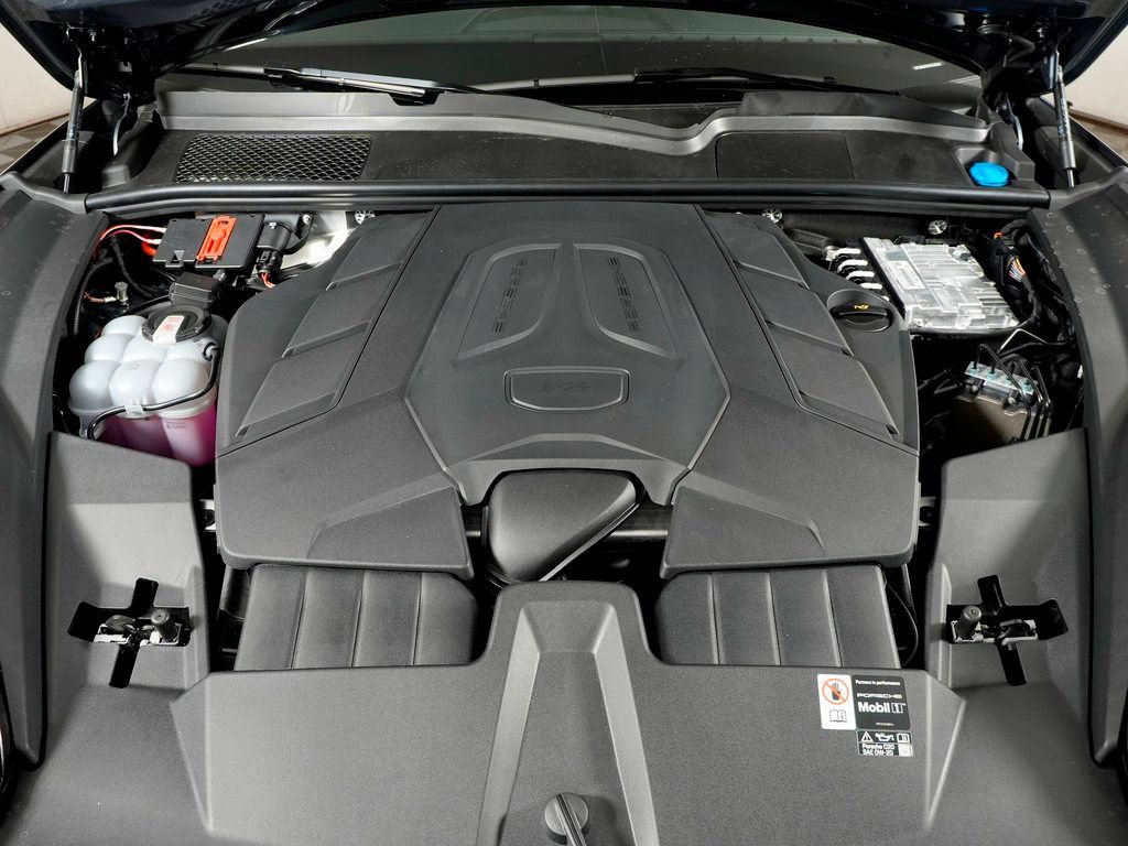 Certified 2026 Porsche Cayenne Coupe AWD/4WD image 41