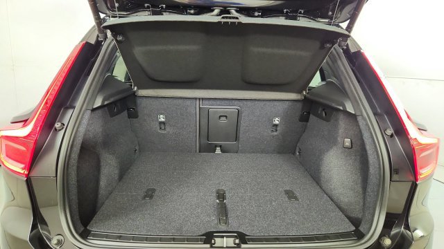 New 2026 Volvo XC40 B5 Plus w/ Protection Package Premier AWD/4WD image 37
