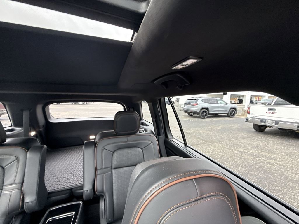Used 2025 Lincoln Aviator Black Label image 12