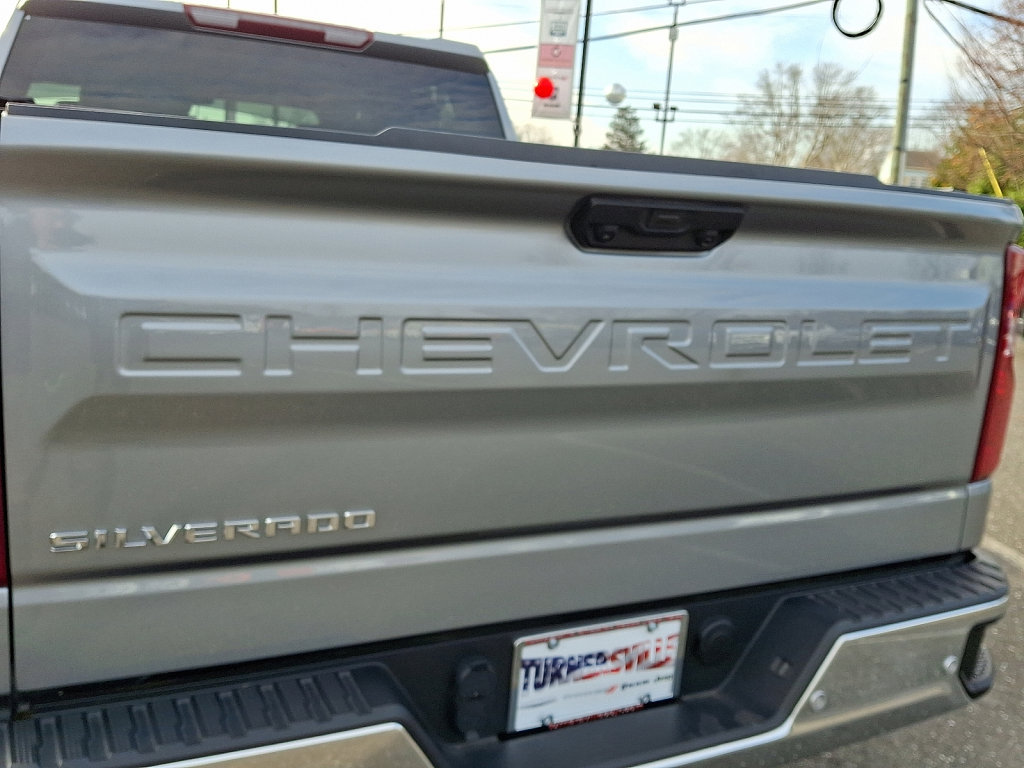 Used 2024 Chevrolet Silverado 1500 W/T w/ WT Value Package image 17