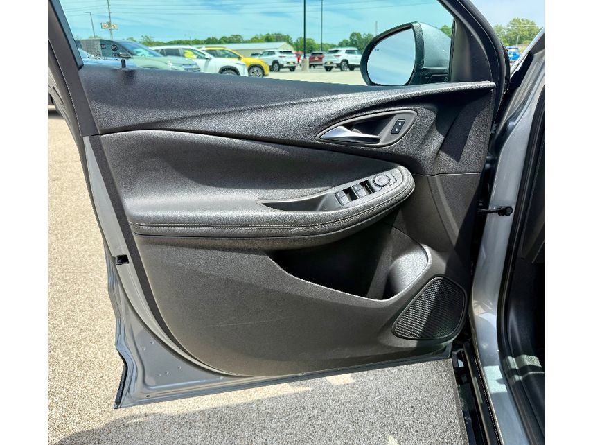 Used 2024 Buick Encore GX Sport Touring image 10