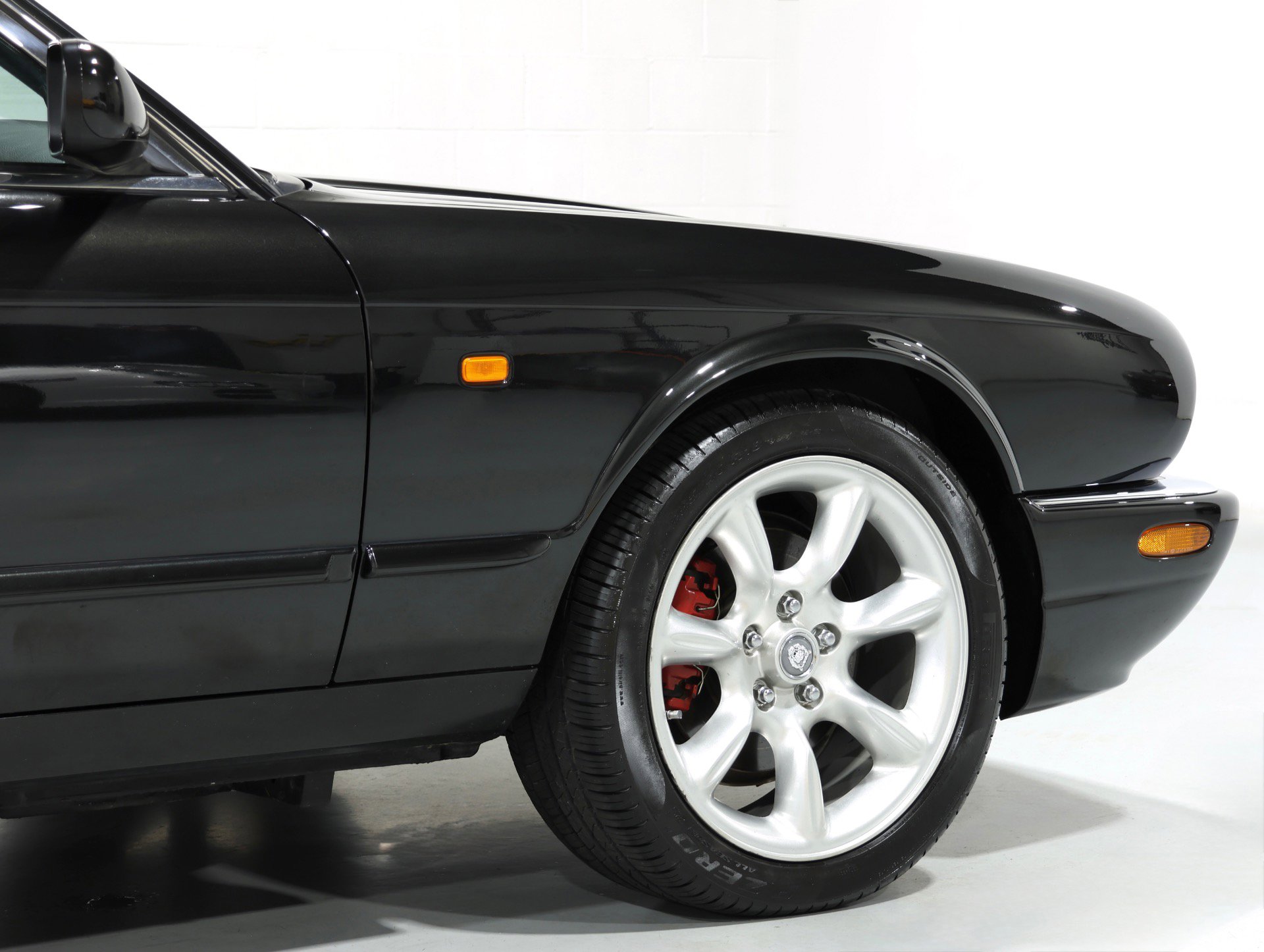 Used 1998 Jaguar XJ8 RWD image 39