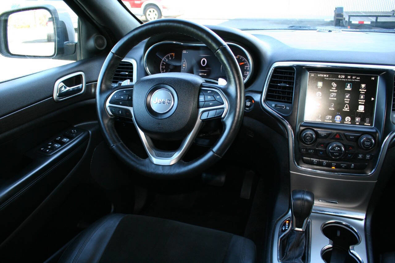 Used 2017 Jeep Grand Cherokee Altitude image 11