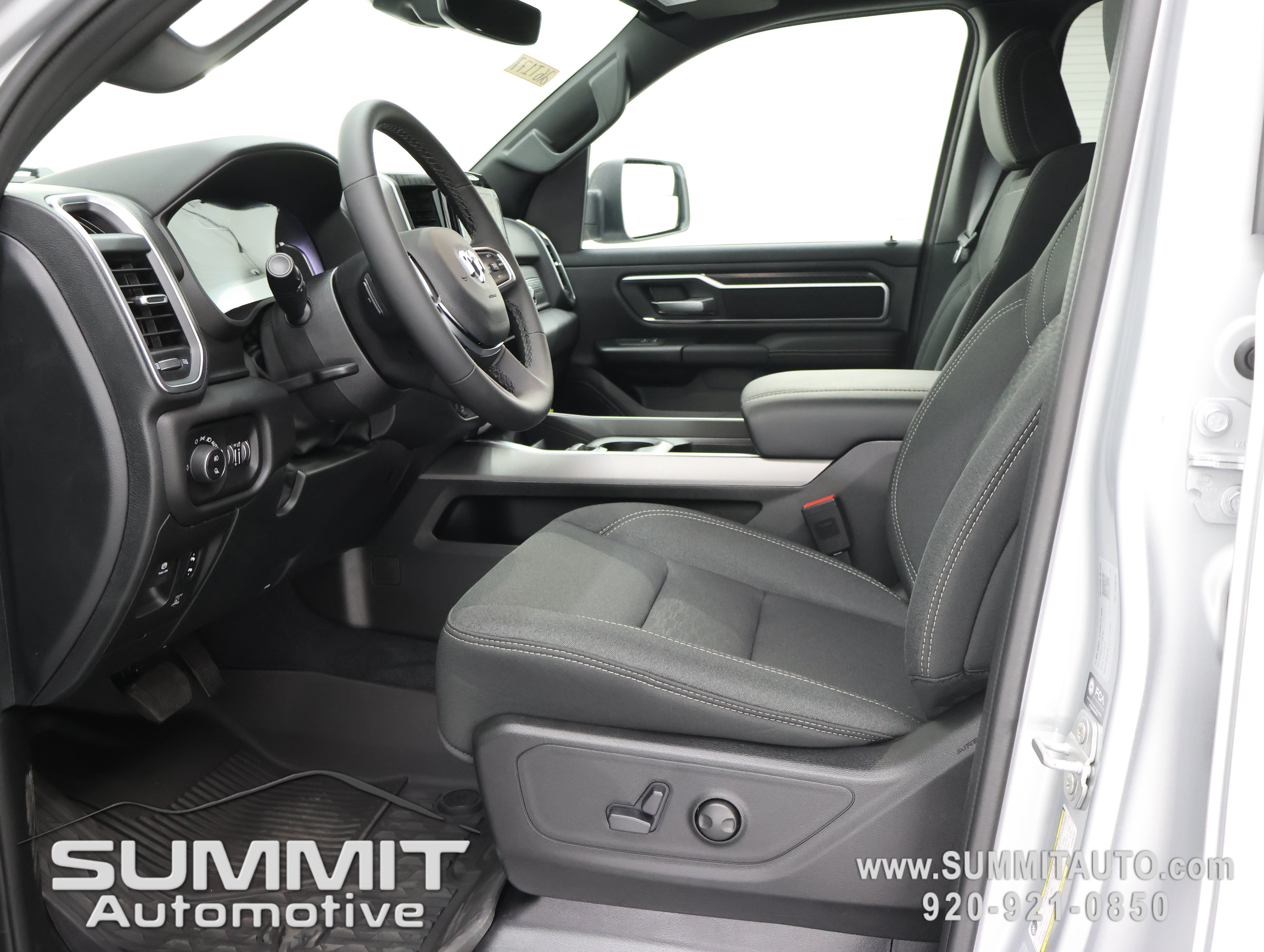 New 2026 RAM 1500 Big Horn AWD/4WD image 8