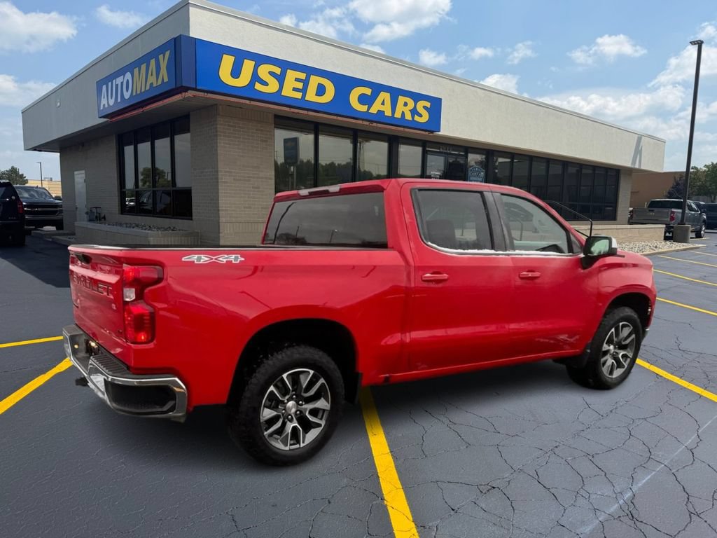 Used 2025 Chevrolet Silverado 1500 LT AWD/4WD image 5