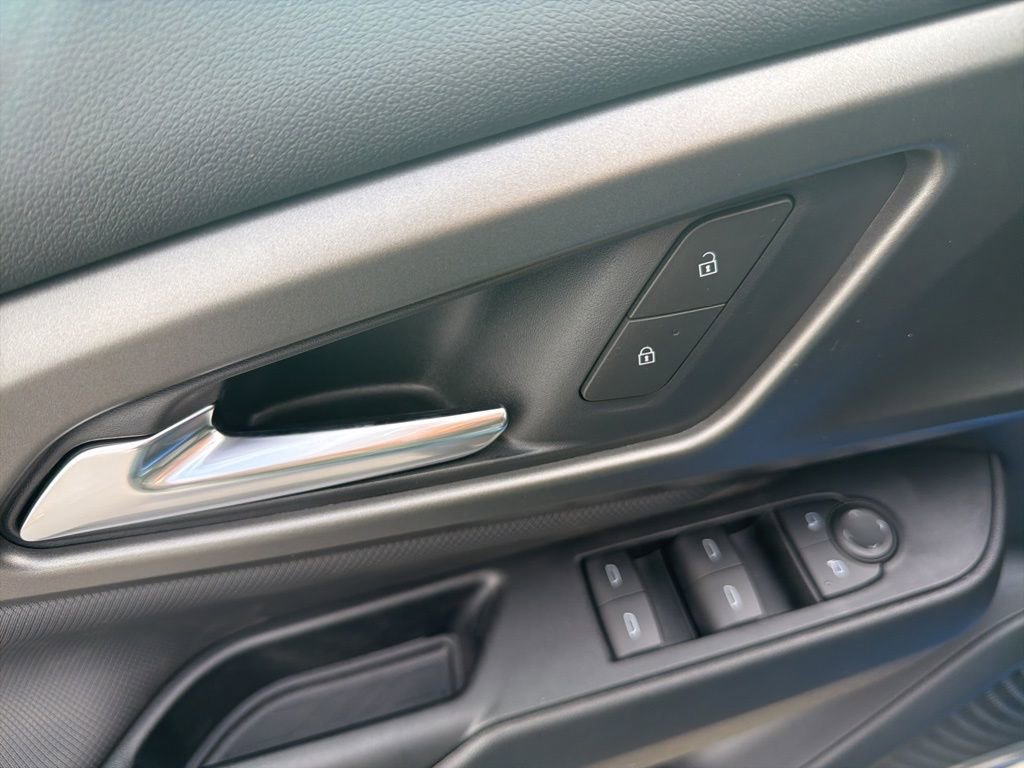 New 2026 Chevrolet Equinox EV LT image 17