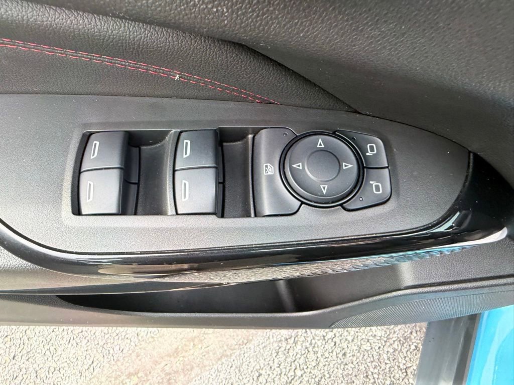 Used 2025 Chevrolet Trax RS w/ Driver Confidence Package FWD image 18